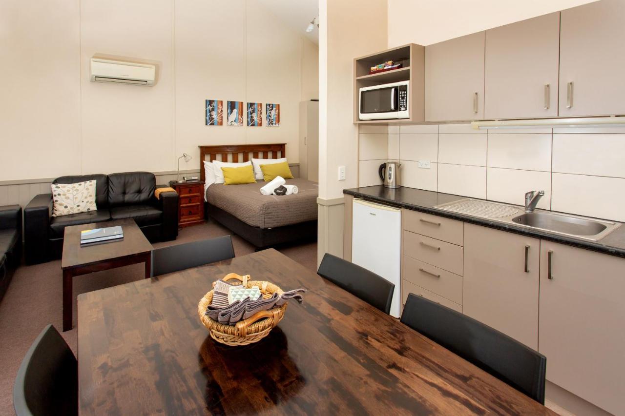 Queenstown Top 10 Holiday Park Exterior foto